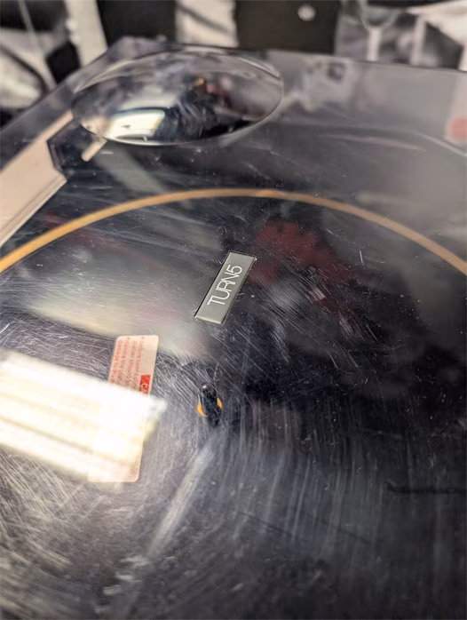 Reloop HiFi TURN 5 (sérült) - Közvetlen meghajtású Hi-Fi lemezjátszó