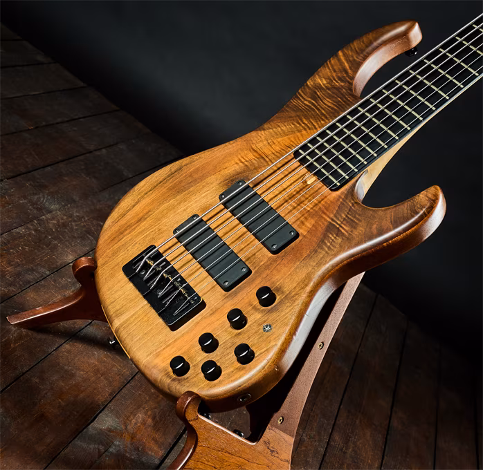 Grebeň 6 Walnut Top - Elektromos basszusgitár