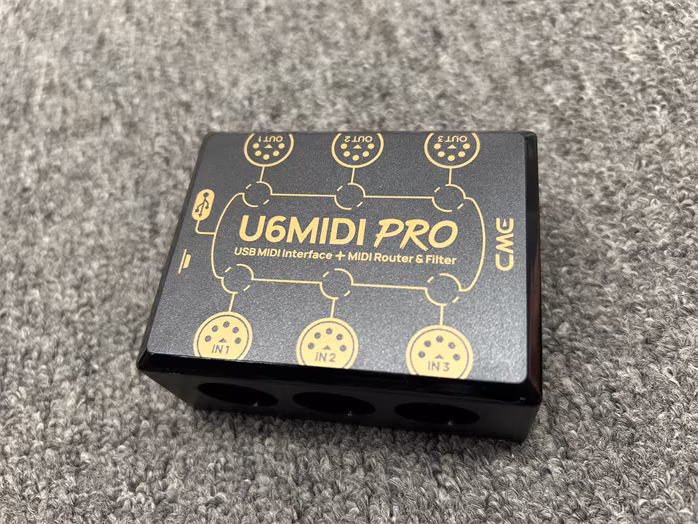 CME U6 MIDI Pro (használt) - Splitter