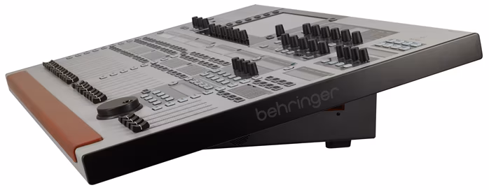 Behringer WING - Cyfrowa konsoleta mikserska