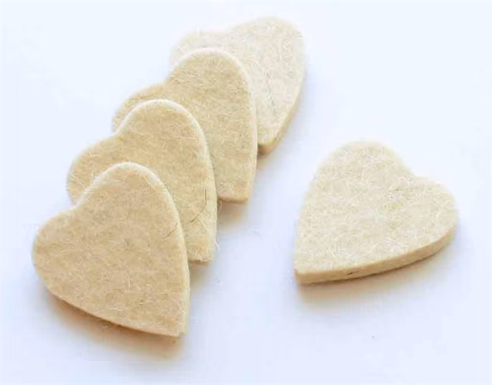 Timber Tones Felt Tones Heart Natural Wool Felt  - Kostka