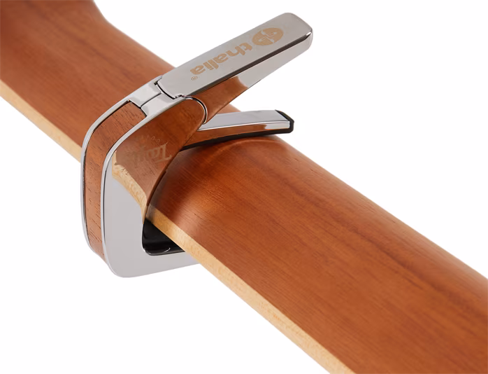 Thalia Taylor Koa Black Logo Chrome - Kapodaster