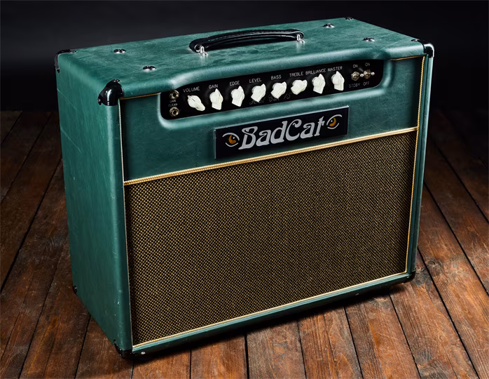 Bad Cat 2000s Hot Cat 15 Combo - Combo lampowe gitarowe