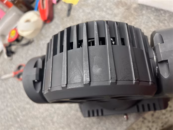 Behringer MOVING HEAD MH710 (uszkodzone) - Inteligentna głowa