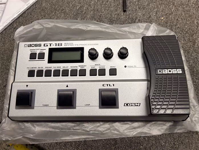 Boss GT-1B (używane) - Multiefekt do gitar basowych