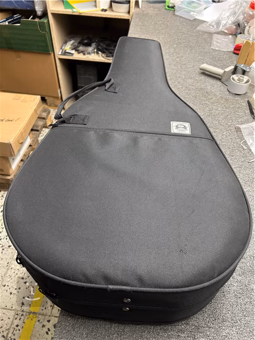 Tanglewood Deluxe Hard Foam Case Dreadnought (uszkodzone) - Pokrowiec na gitarę akustyczną
