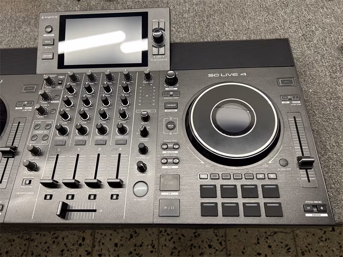 DENON DJ SC LIVE4 (używane) - Kontroler DJ-ski
