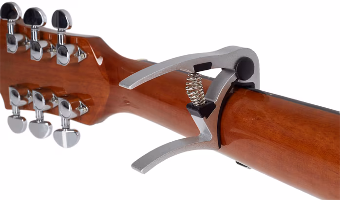 Guitto GGC-06 Silver - Kapodaster