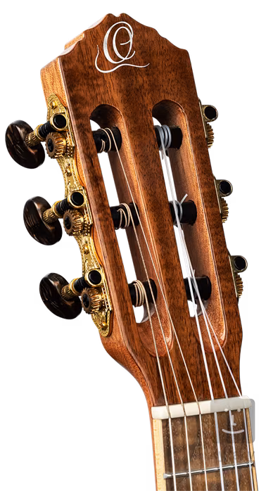 Ortega RGLE18ACA - Elektroakustické gitarové ukulele