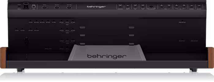Behringer MONOPOLY - Syntezátor