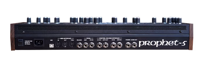 Sequential Prophet-5 Desktop Module (rozbalené) - Analógový syntezátor