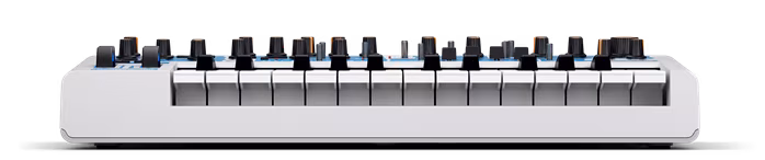 Novation Bass Station II Swifty Edition - Analógový syntezátor