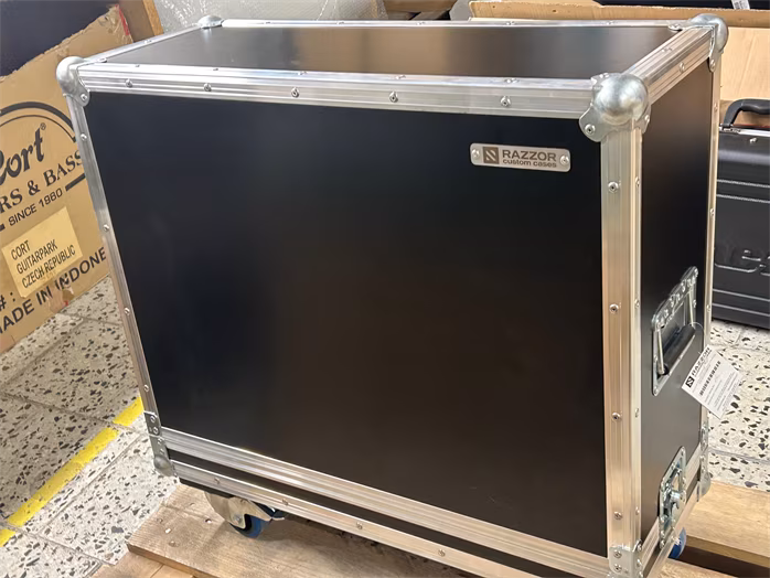 Razzor Cases Marshall JCM800 combo 50W 2x12 case with wheels (použité) - Combo Flight Case