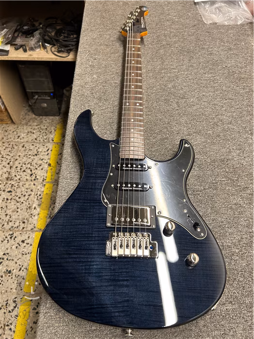 Yamaha Pacifica 612VII BK (zánovné) - Elektrická gitara