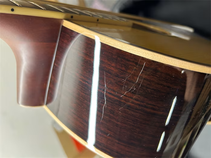 Yamaha LL16 ARE 12 (použité) - Dvanásťstrunová elektroakustická gitara