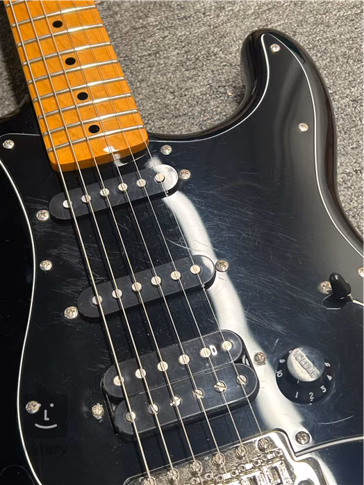 Fender Squier Classic Vibe 70s Stratocaster HSS MN BK (použité) - Elektrická gitara