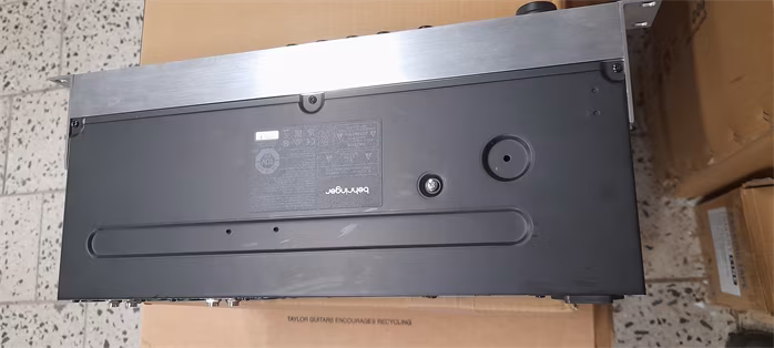 Behringer FX2000 (použité) - Efektový procesor