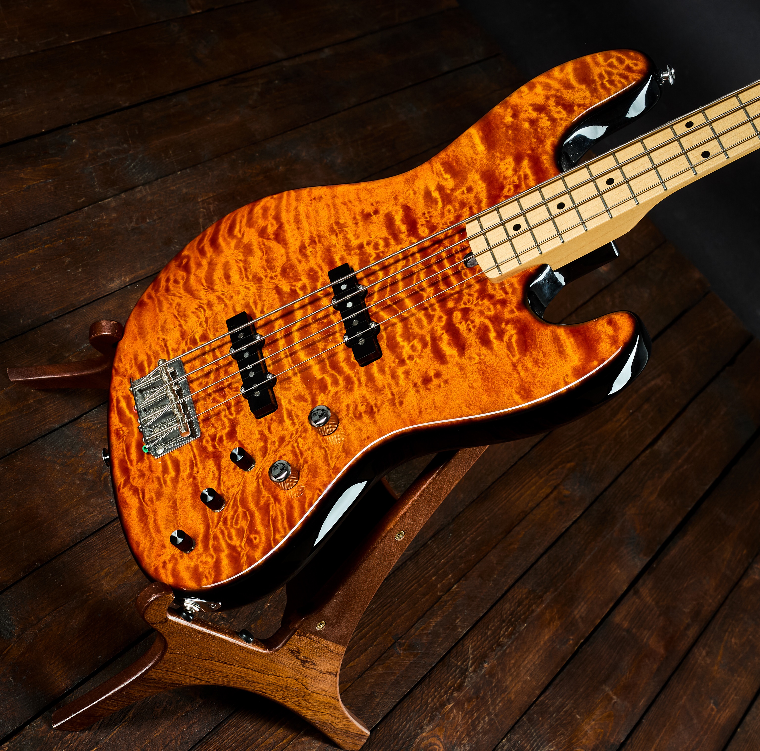 Suhr 2011 Classic J Quilt Maple Top