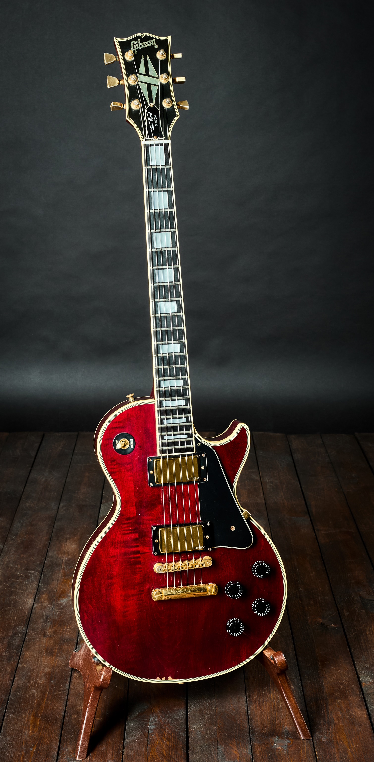 Gibson 1986 Les Paul Custom EMG Pickups