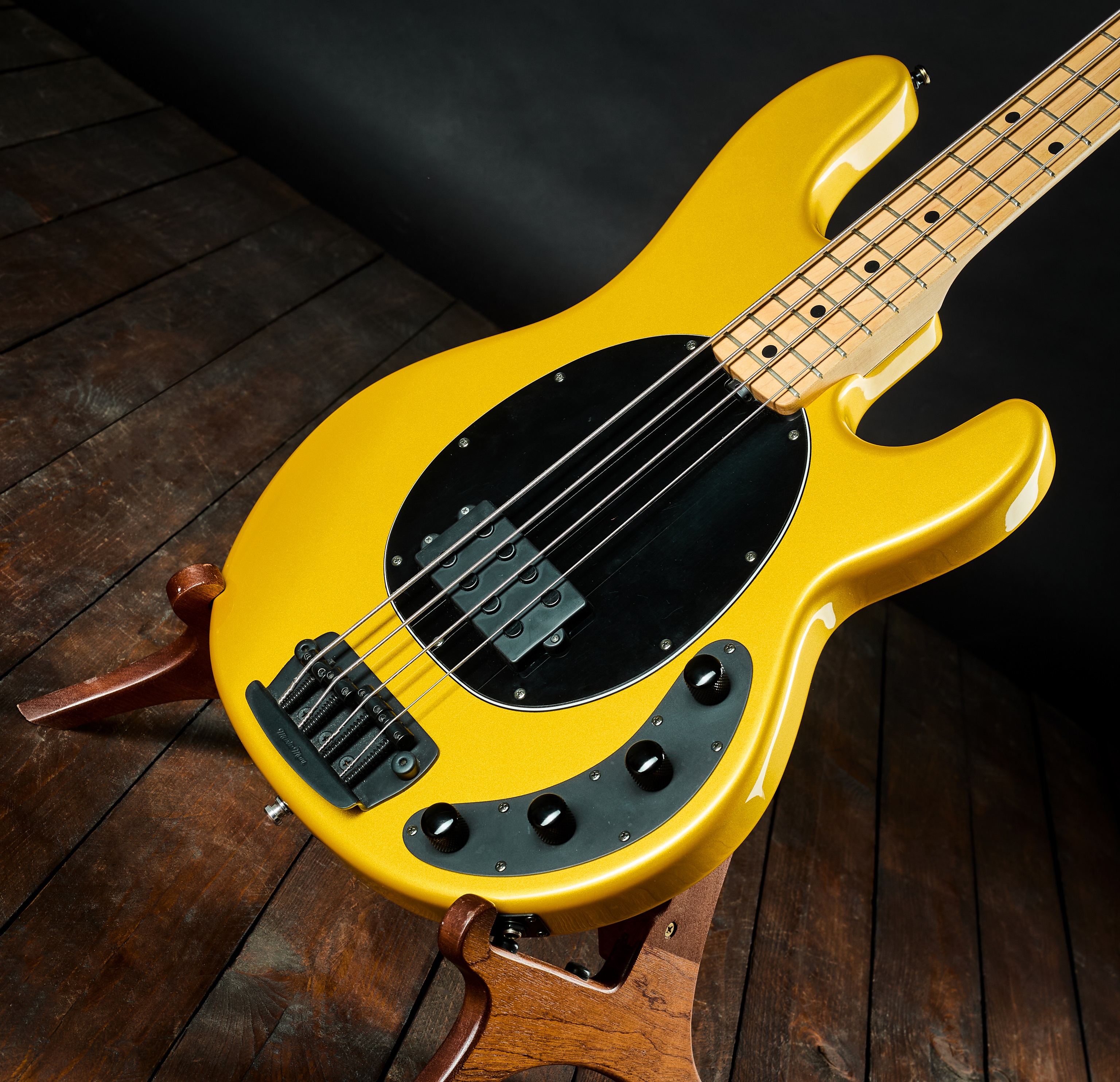 Music Man 2017 Stingray 4 Firemist Gold