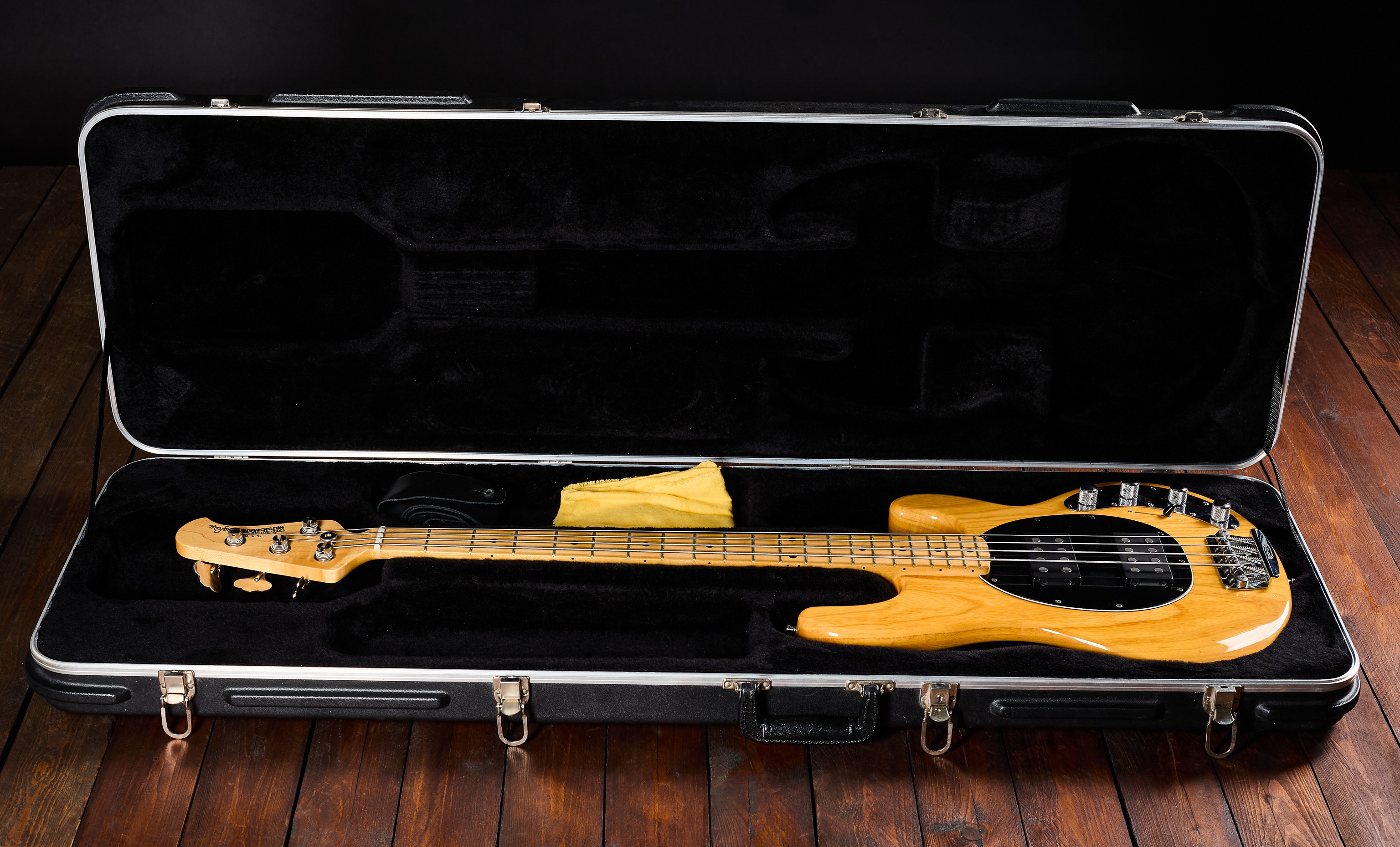 Music Man Stingray HH 4