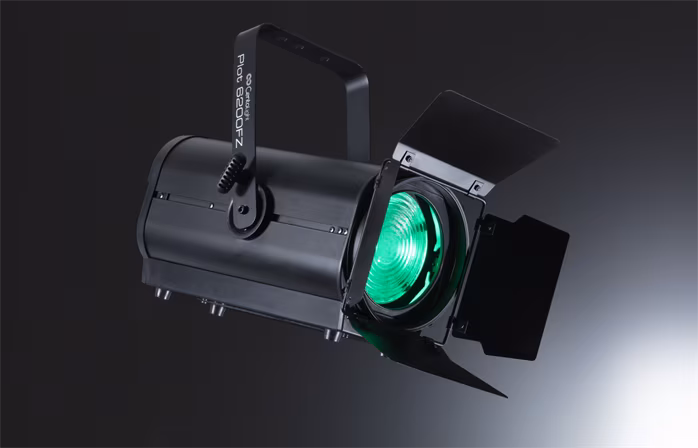 CentoLight Plot 6200FZ 200W RGBALC Led Fresnel With Zoom - LED-Reflektor