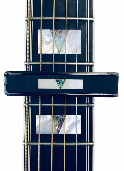 Thalia Guild Ebony V Block Black Chrome - Kapodaster