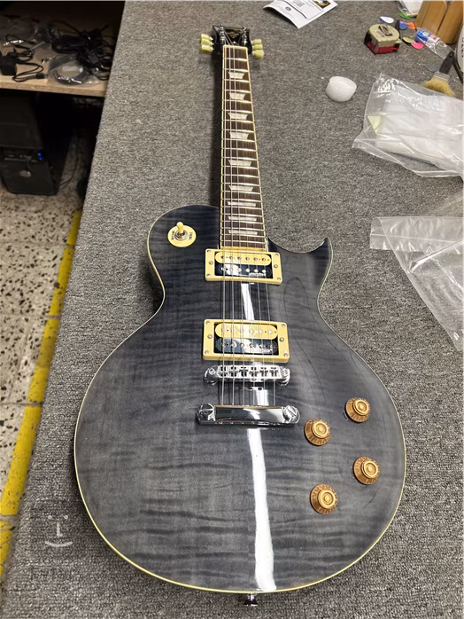 Vintage V100TBK (ausgepackt) - E-Gitarre