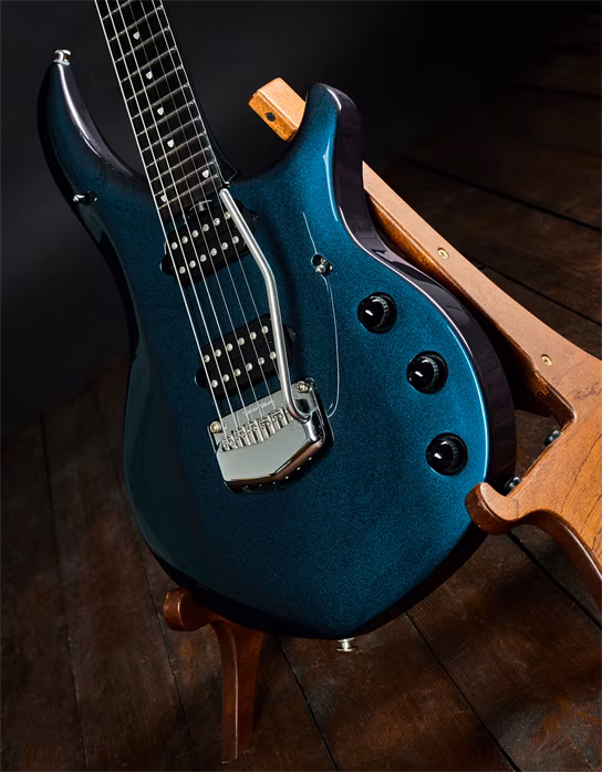 Music Man 2019 Majesty Kinetic Blue - E-Gitarre