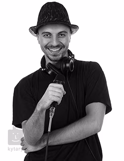 Kytary.cz Školné (12 lekcí) pro 1 žáka v 3členné skupině - Hudební škola