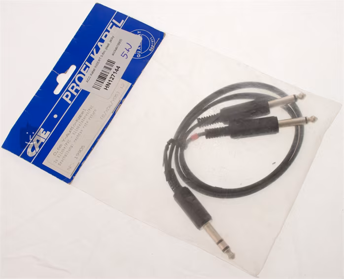 ACC Kabel INSERT 0,6m, plast. jacky - 