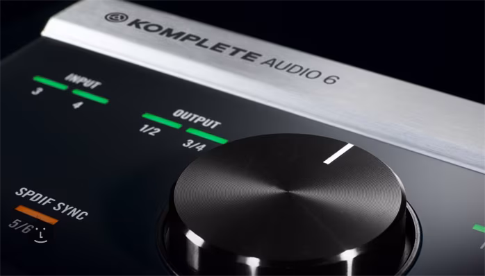 Native Instruments Komplete Audio 6 - USB zvuková karta