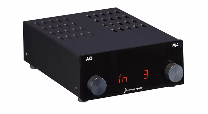 AQ M4 - Zesilovač