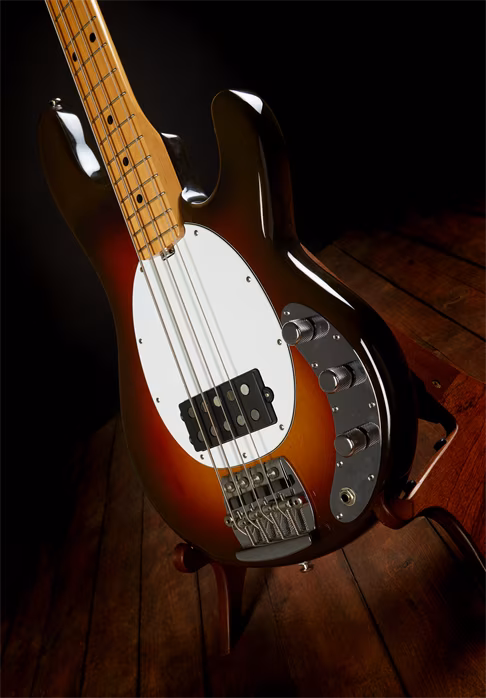 Music Man StingRay "Old Smoothie" 40th Anniversary - Elektrická baskytara