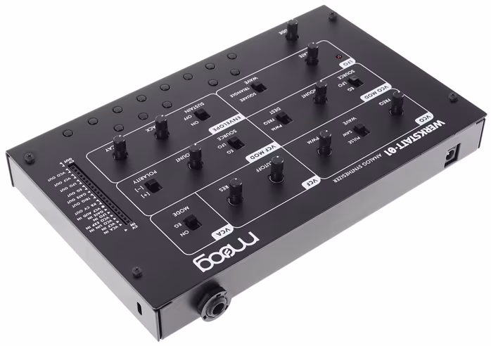 Moog Werkstatt-01 - Analogový syntezátor