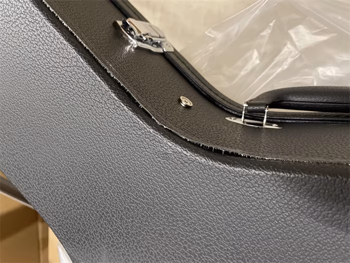 Razzor Woodline Jumbo Black (poškozené) - Kufr pro akustickou kytaru