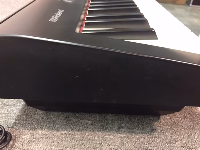 Roland FP-30 BK (použité) - Přenosné digitální stage piano