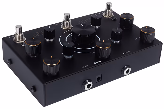 Collision Devices Black Hole Symmetry - Kytarový efekt