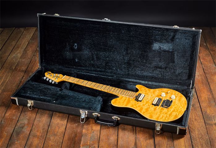 Music Man 1999 Axis Super Sport HH Hardtail Translucent Gold - Elektrická kytara