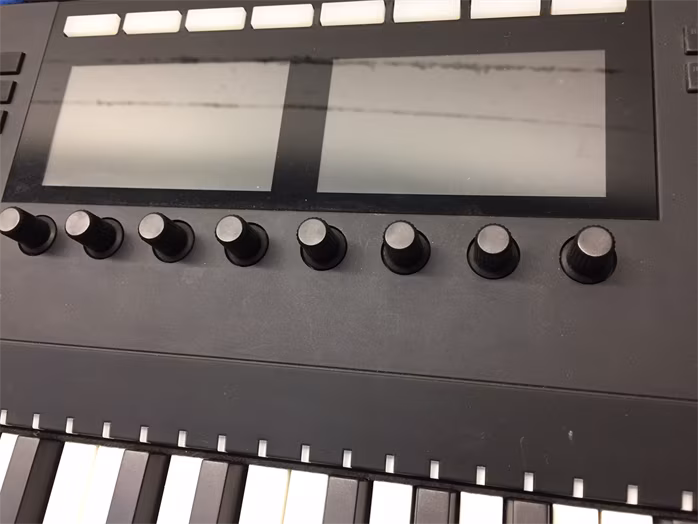 Native Instruments Komplete Kontrol S88 MK2  (použité) - USB/MIDI keyboard