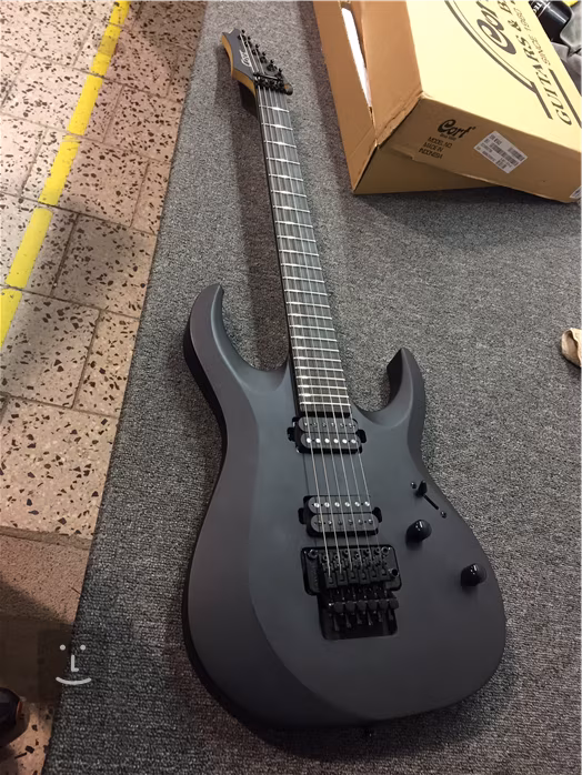 Cort X500 Menace BKS (použité) - Elektrická kytara