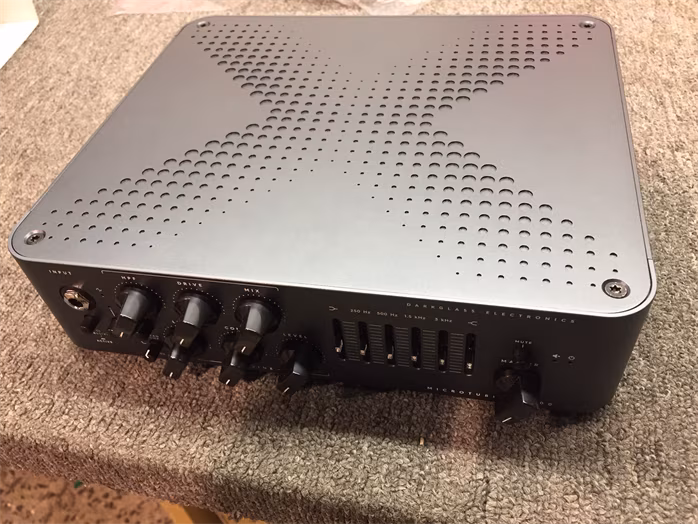 Darkglass Microtubes X 900 (použité) - Baskytarový tranzistorový zesilovač