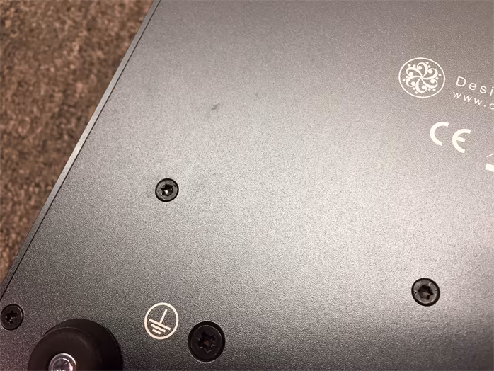 Darkglass Microtubes X 900 (použité) - Baskytarový tranzistorový zesilovač