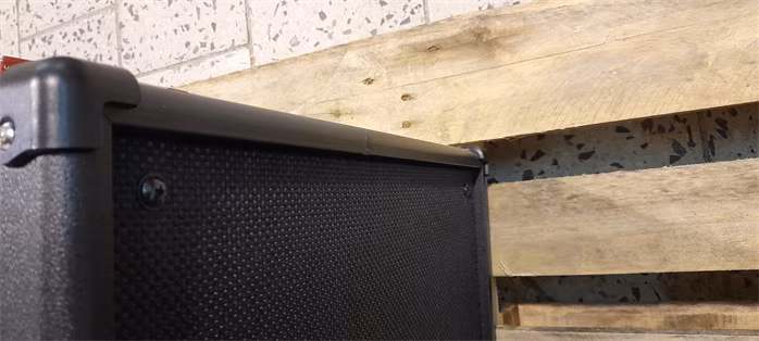 Boss KTN-110B (poškozené) - Baskytarové modelingové kombo