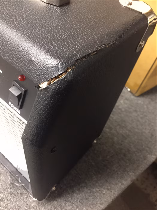 Fender Frontman 20G (poškozené) - Kytarové tranzistorové kombo