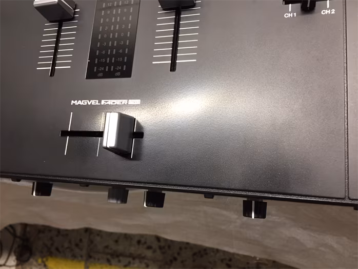 Pioneer DJ DDJ-REV7 (použité) - DJ mixpult