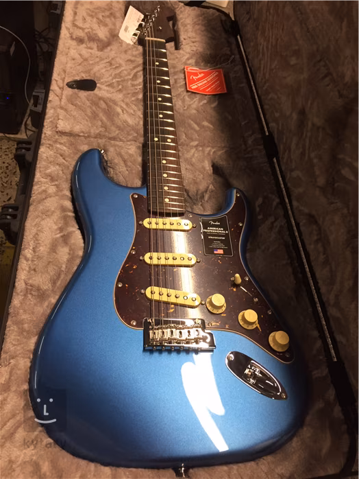 Fender Limited Edition American Professional II Stratocaster RW LPB (použité) - Elektrická kytara