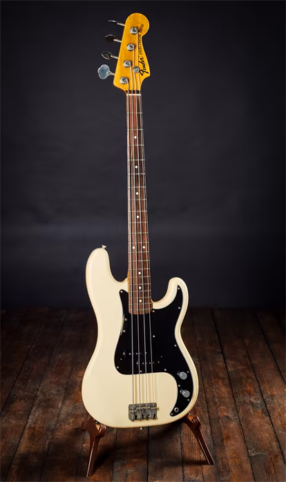 Fender 2004 Precision Bass PB62 Cream CIJ - Elektrická baskytara