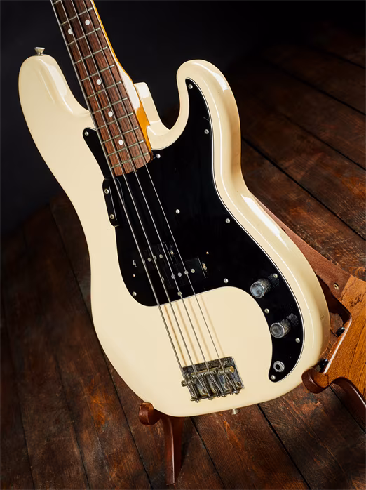 Fender 2004 Precision Bass PB62 Cream CIJ - Elektrická baskytara