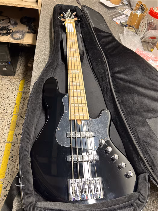 Cort Elrik NJS 5 BK (použité) - Elektrická baskytara